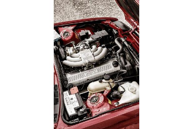 BMW 325i, Motor
