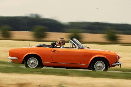 Fiat 124 Sport Spider, Seitenansicht