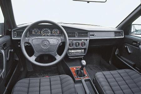Mercedes-Benz 190, Cockpit