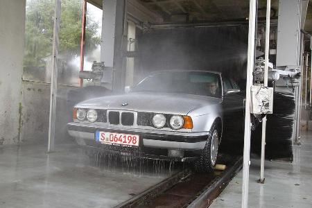 BMW 524 TD, Waschstrae
