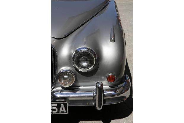 Jaguar MK II, Frontscheinwerfer