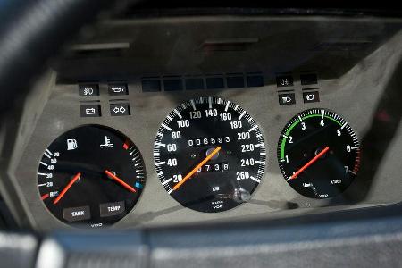 BMW 635 CSi, Rundinstrumente