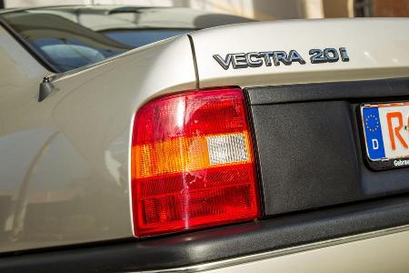 Opel Vectra 2.0i, Typenbezeichnung