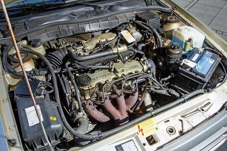 Opel Vectra 2.0i, Motor