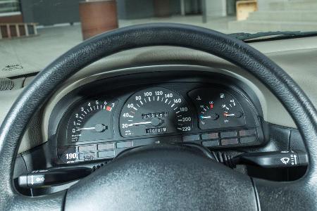 Opel Vectra 2.0i, Rundinstrumente