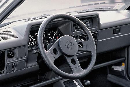 Opel Corsa GSI, Cockpit