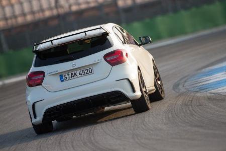 Mercedes-AMG A 45 4Matic, Heckansicht