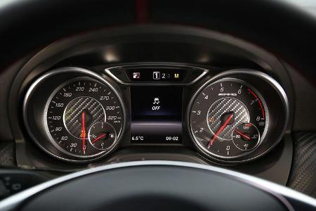 Mercedes-AMG A 45 4Matic, Rundinstrumente