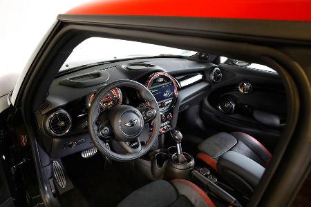 Mini John Cooper Works, Cockpit