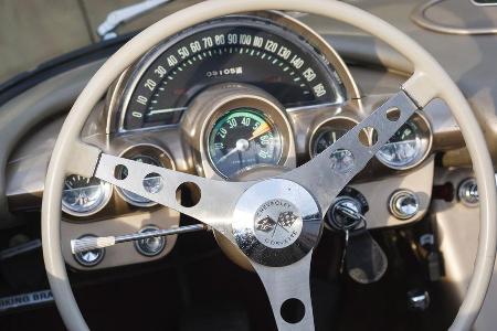 Corvette C1, Lenkrad, Rundinstrumente