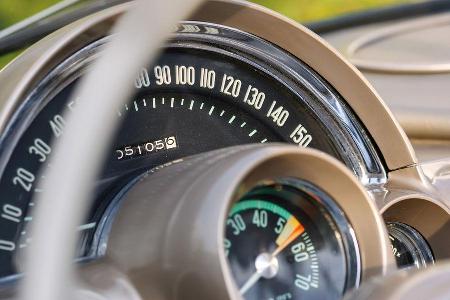 Corvette C1, Lenkrad, Rundinstrumente