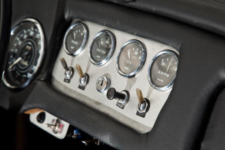 Daimler SP 250, Rundinstrumente, Bedienelemente