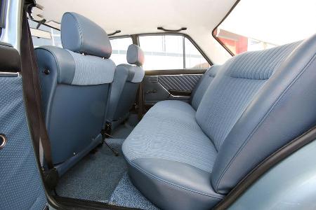 Audi 100 LS, Rcksitz, Beinfreiheit