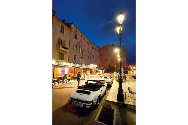 Mercedes 500 SL, Porsche 911 Carrera Cabriolet, Saint Tropez