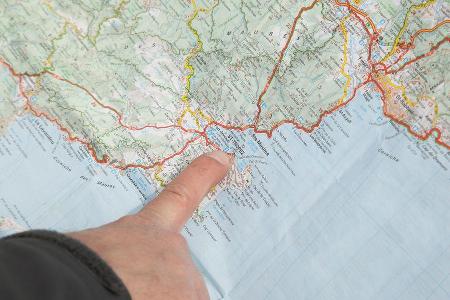 Mercedes 500 SL, Porsche 911 Carrera Cabriolet, Straenkarte