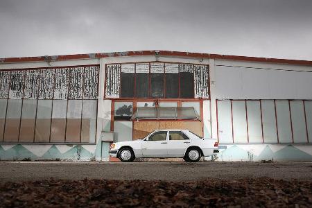 Mercedes-Benz 250 D, Seitenansicht