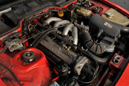Porsche 944, Motor