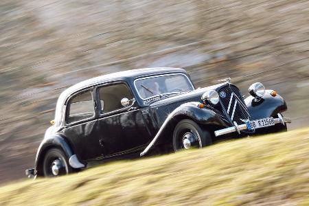 Citroën Traction Avant: Von 1934 bis 1957 im Programm, besonders begehrt (und teuer) als Sechszylinder (15 CV).