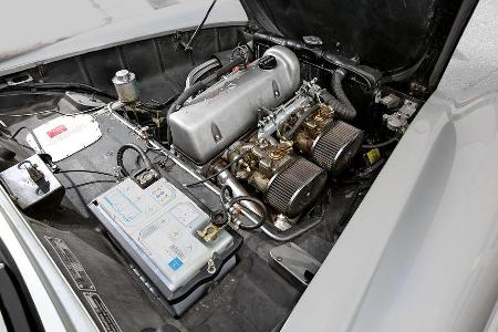 Mercedes 190 SLR, Motor