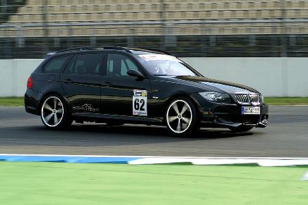 Beim 3er-Touring sorgt AC Schnitzer dank geänderter Motronic für eine höhere Leistung von 310 PS.