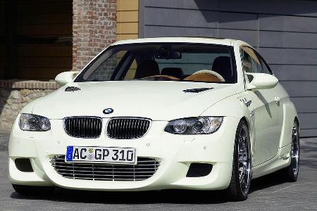 Beim 335i Coupé hat AC Schnitzer das Serientriebwerk gegen einen V10 der M5/M6-Reihe getauscht und auf bivalenten Gasantrieb...