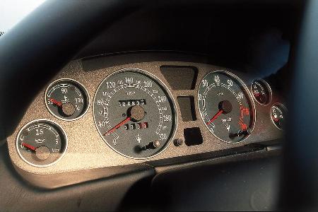 Maserati 3200 GT, Rundinstrumente