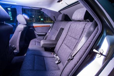 Mercedes C 180, Fondsitze