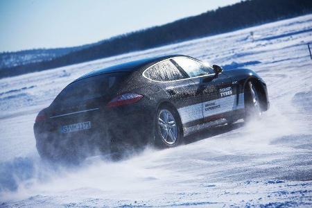 Nokian Tyres‘ Testgelände „White Hell“ Ivalo