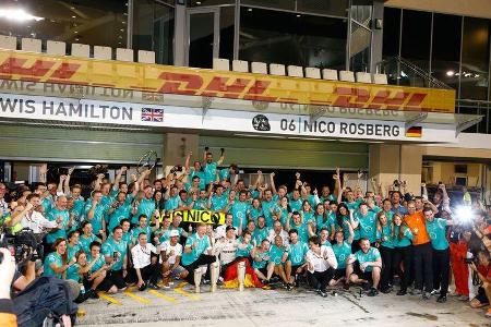 Mercedes AMG F1 - Teamfoto - GP Abu Dhabi 2016 - Formel 1
