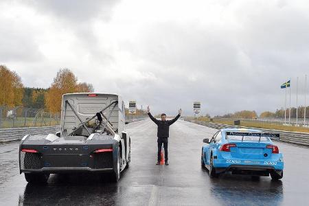 Volvo Iron Knight vs Volvo S60 Polestar WTCC