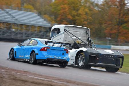 Volvo Iron Knight vs Volvo S60 Polestar WTCC