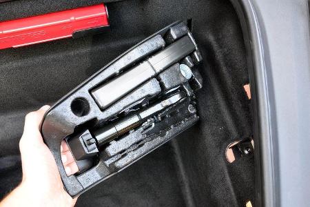 Porsche 911 Carrera, Werkzeug