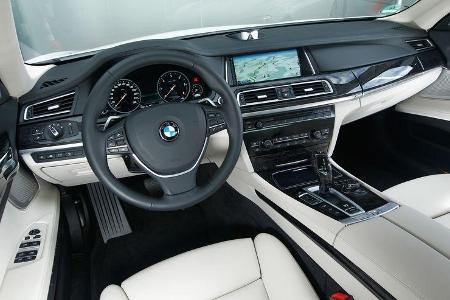 BMW 750d x-Drive, Cockpit, Lenkrad