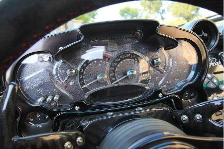 Pagani Zonda Cinque Roadster, Tacho