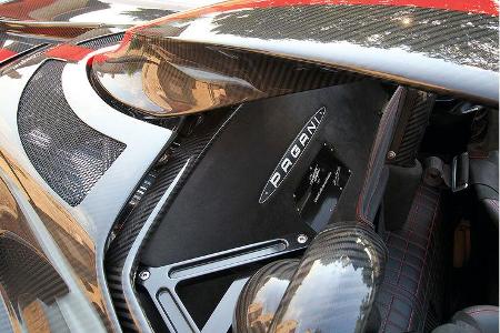 Pagani Zonda Cinque Roadster, Karbon-Karosserie
