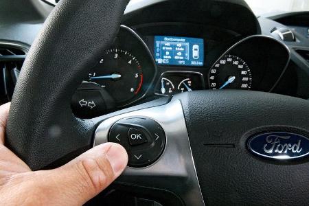 Ford Grand C-Max 2.0 TDCi, Lenkradtasten