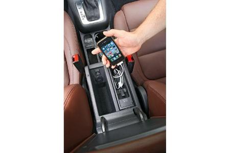 VW Tiguan 2.0 TSI 4motion Sport & Style, Mittelkonsole, MP3-Anschluß