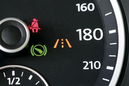 VW Tiguan 2.0 TSI 4motion Sport & Style, Display, Detail