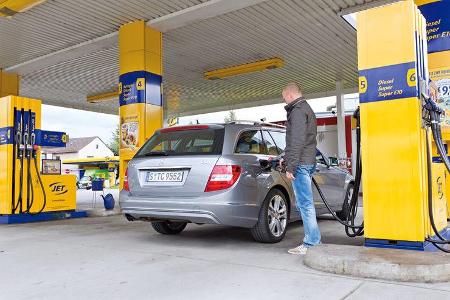 Mercedes C 180 CDI T Avantgarde, Tankstelle
