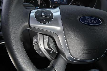 Ford Focus 1.6 Ecoboost, Lenkradtasten