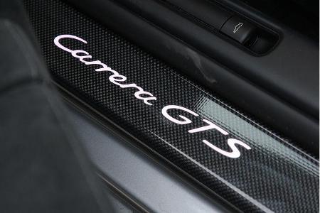 Porsche 911 Carrera GTS, Einstiegsleiste