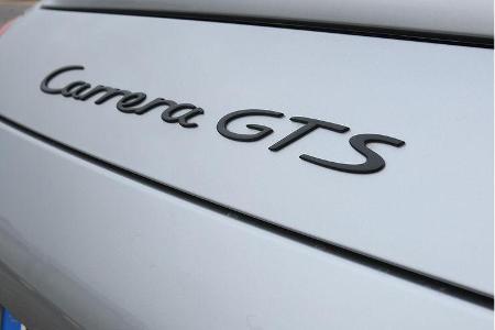 Porsche 911 Carrera GTS, Schriftzug