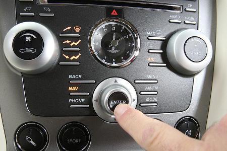 Aston Martin Rapide Mittelkonsole