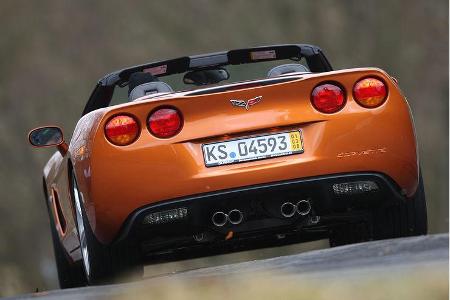 Der Hubraum wuchs noch einmal von sechs auf 6,2 Liter und reifte damit endgültig zum Kuriosum heran.