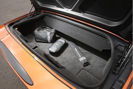 Zubehör in Täschchen mit Corvette-Schriftzug.