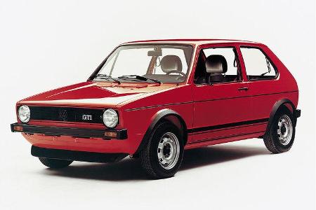 1976 betrat der VW Golf GTI mit 110 PS aus 1,6-Liter Hubraum die Autobühne.