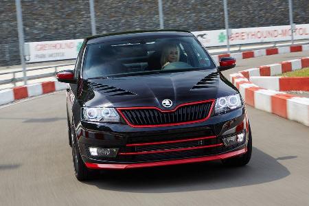 Skoda Atero frontal fahrend