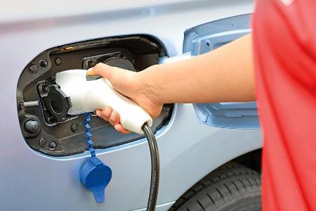 Mitsubishi Outlander PHEV, Tanken, Strom