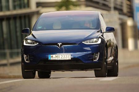 Tesla Model X P90D, Flügeltüren