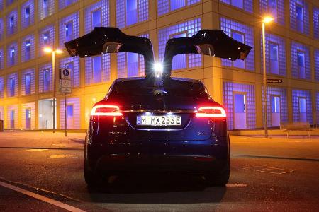 Tesla Model X P90D, Fahrersitz